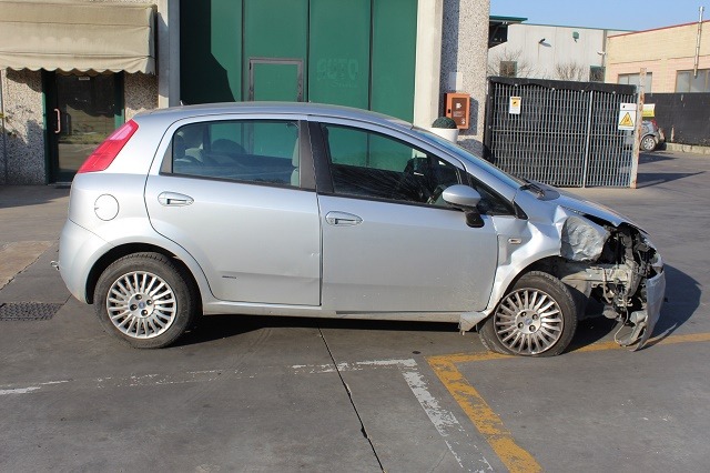 FIAT GRANDE PUNTO 1.2 B 48KW 5M 5P (2006) RICAMBI IN MAGAZZINO