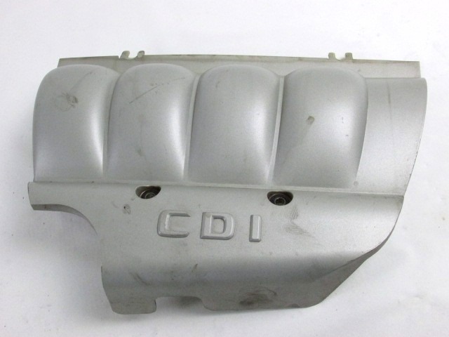 "RECOUVREMENT ACOUSTIQUE	 OEM N. A6110100467 PI?CES DE VOITURE D'OCCASION MERCEDES CLASSE C W202 BER/SW  (1993 - 2000) DIESEL D?PLACEMENT. 22 ANN?E 2000"