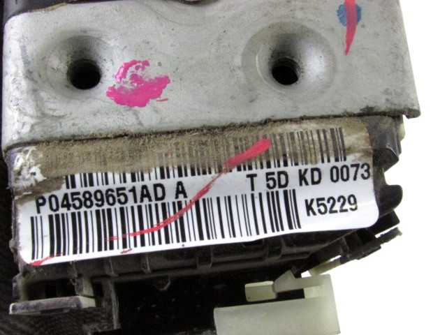 SERRURE CENTRALE PORTE ARRI?RE GAUCHE OEM N. 04589651AD PI?CES DE VOITURE D'OCCASION JEEP COMPASS (2011 - 2017)DIESEL D?PLACEMENT. 22 ANN?E 2013