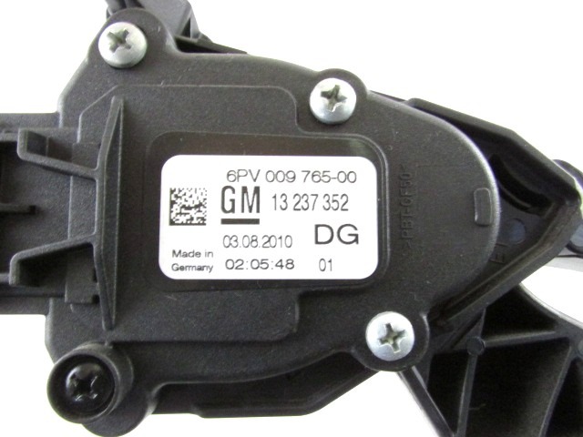 P?DALES OEM N. 13237352 PI?CES DE VOITURE D'OCCASION OPEL INSIGNIA A (2008 - 2017)DIESEL D?PLACEMENT. 20 ANN?E 2010