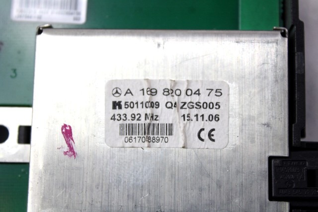 AMPLIFICATORE / CENTRALINA ANTENNA OEM N. A1698200475 PI?CES DE VOITURE D'OCCASION MERCEDES CLASSE A W169 5P C169 3P (2004 - 04/2008) BENZINA D?PLACEMENT. 15 ANN?E 2007