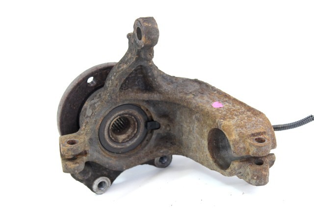 PALIER DE PIVOT GAUCHE / MOYEU DE ROUE ARRI?RE AVEC ROULEMENT AV OEM N. 1607557480 PI?CES DE VOITURE D'OCCASION CITROEN C3 / PLURIEL (09/2005 - 11/2010) DIESEL D?PLACEMENT. 14 ANN?E 2007