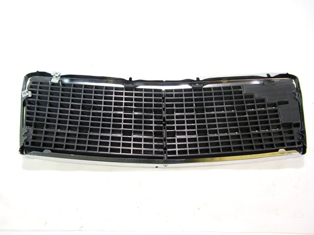 A2028800083 GRIGLIA ANTERIORE CROMATA CON RETINA MERCEDES C W202 220 CDI RICAMBIO NUOVO