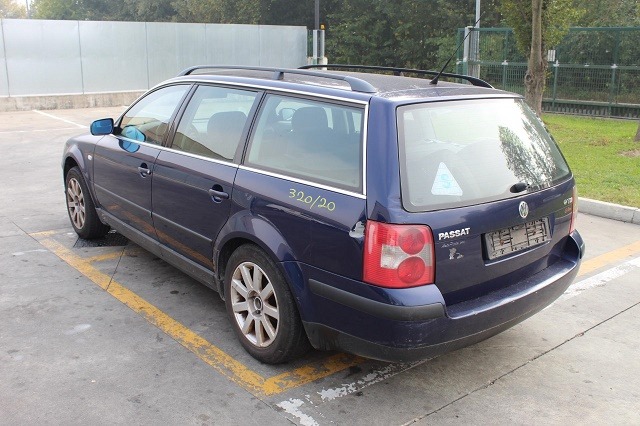 VOLKSWAGEN PASSAT SW 1.9 D 96KW 5M 5P (2004) RICAMBI IN MAGAZZINO