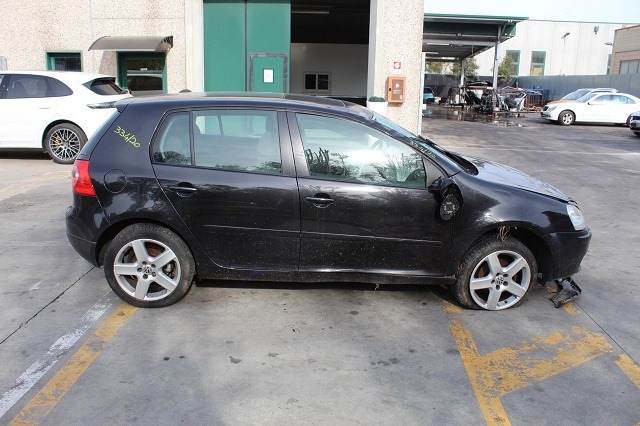 VOLKSWAGEN GOLF 5 1.9 D 77KW 5M 5P (2004) RICAMBI IN MAGAZZINO