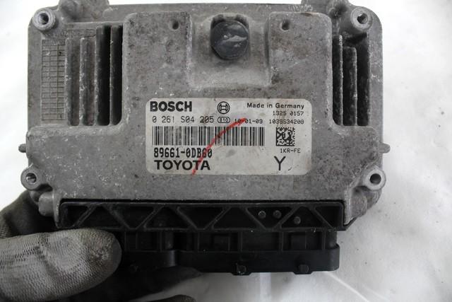 89661-0DB60 KIT ACCENSIONE AVVIAMENTO TOYOTA YARIS 1.0 B 51KW 5M 5P (2010) RICAMBIO USATO CON CENTRALINA MOTORE, BLOCCHETTI ACCENSIONE APERTURA CON CHIAVE 0261S04205 82730-0D290 89650-0D160