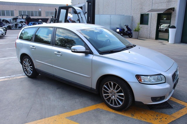 VOLVO V50 SW 1.6 D 80KW 5M 5P (2009) RICAMBI IN MAGAZZINO