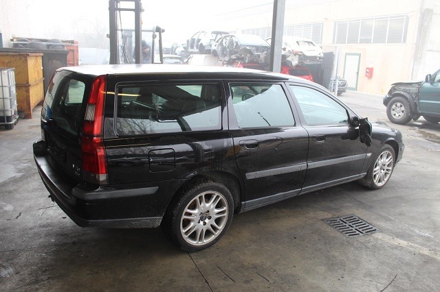 VOLVO V70 SW 2.5 D 103KW 6M 5P (2000) RICAMBI IN MAGAZZINO