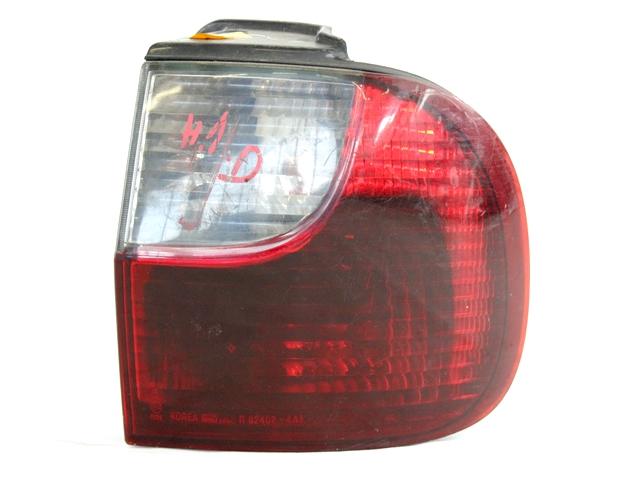 92402-4A510 FARO FANALE POSTERIORE DESTRO PARTE ESTERNA HYUNDAI H-1 2.5 D 5M 59KW (DAL 2001) RICAMBIO USATO