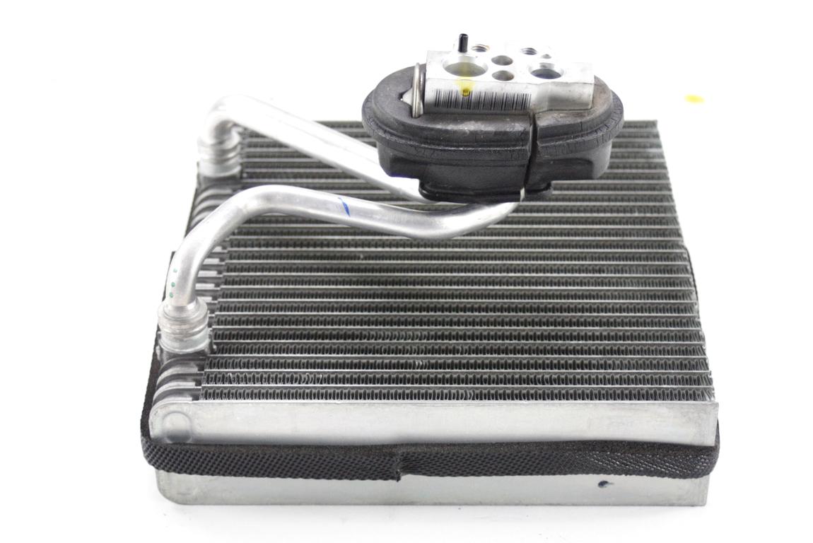 1K1820103E EVAPORATORE RADIATORE CLIMATIZZATORE CLIMA A/C VOLKSWAGEN GOLF 5 1.6 5P 5M 75KW (2006) RICAMBIO USATO 1K0820679