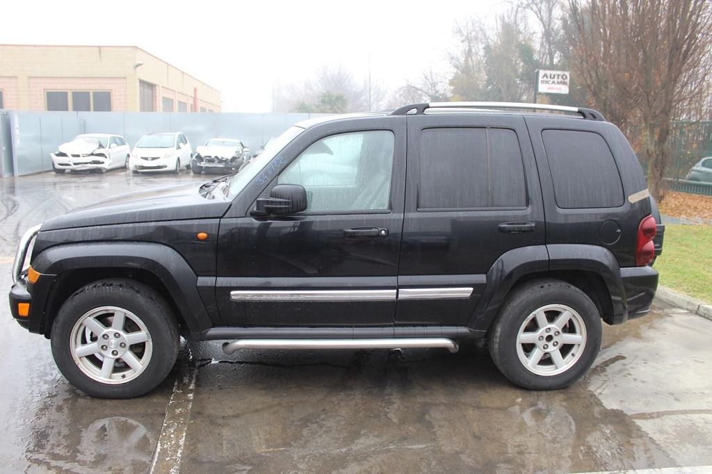 JEEP CHEROKEE 2.8 D 4X4 120KW 6M 5P (2005) RICAMBI IN MAGAZZINO