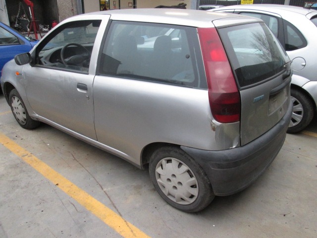 Fiat Punto 1.7 DIESEL 46kW 5M (1998) pièces utilisées