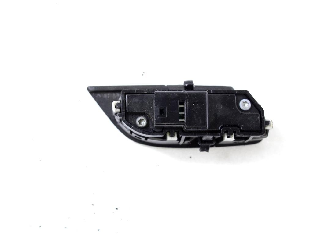 A2518201010 GRUPPO DI COMANDO CHIUSURA APERTURA INTERNA PORTE LATO DESTRO MERCEDES CLASSE R 320 W251 3.0 D 4X4 165KW AUT 5P (2007) RICAMBIO USATO