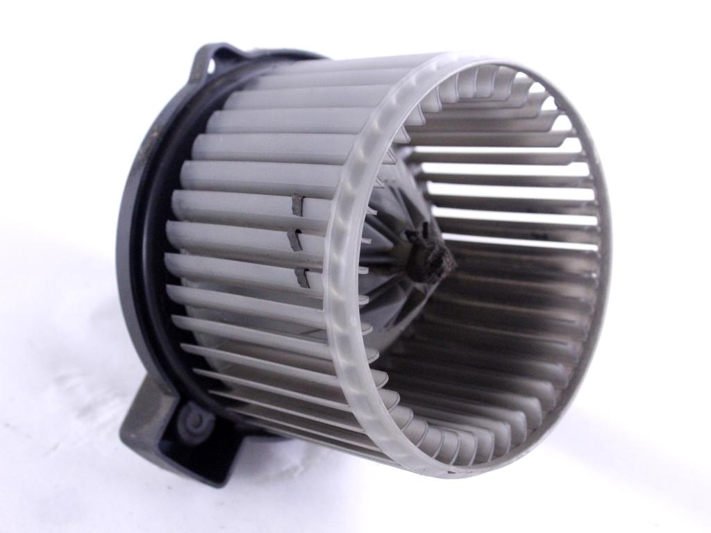 Q0004108V002000000 MOTORINO VENTOLA VENTILAZIONE ABITACOLO SMART CITY 0.8 D 30KW AUT 2P (2004) RICAMBIO USATO