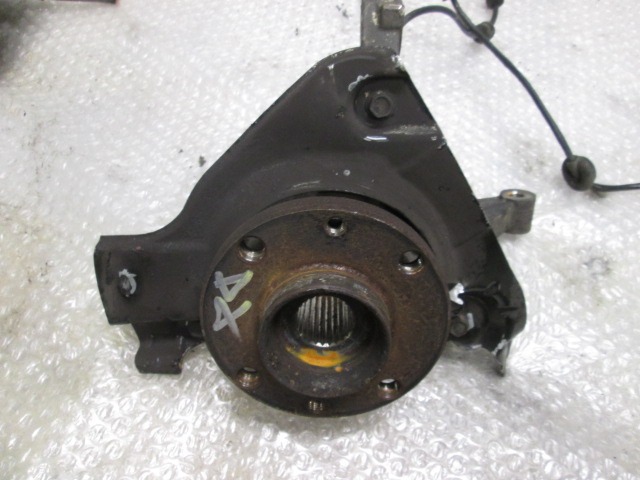 "PALIER DE PIVOT DROIT AVANT / MOYEU DE ROUE ARRI?RE AVEC ROULEMENT AV	 OEM N. 50702487 PI?CES DE VOITURE D'OCCASION LANCIA Y YPSILON 843 (2003-2006) DIESEL D?PLACEMENT. 13 ANN?E 2005"