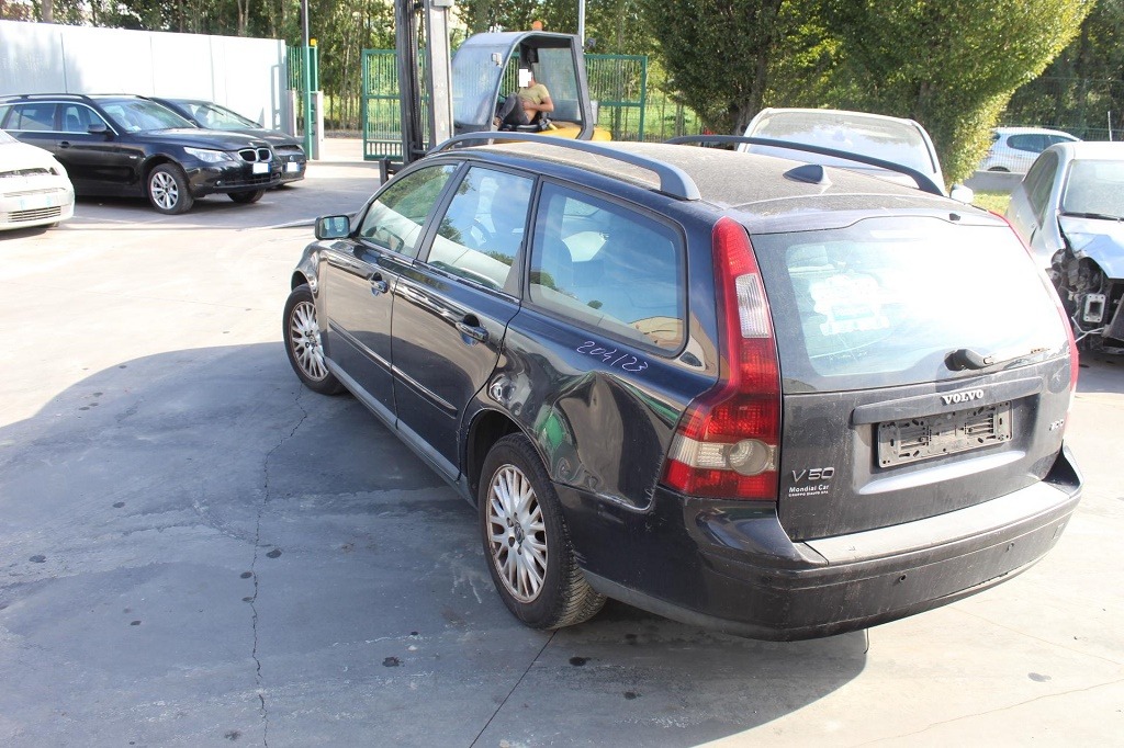 VOLVO V50 SW 2.0 D 100KW 6M 5P (2005) RICAMBI IN MAGAZZINO