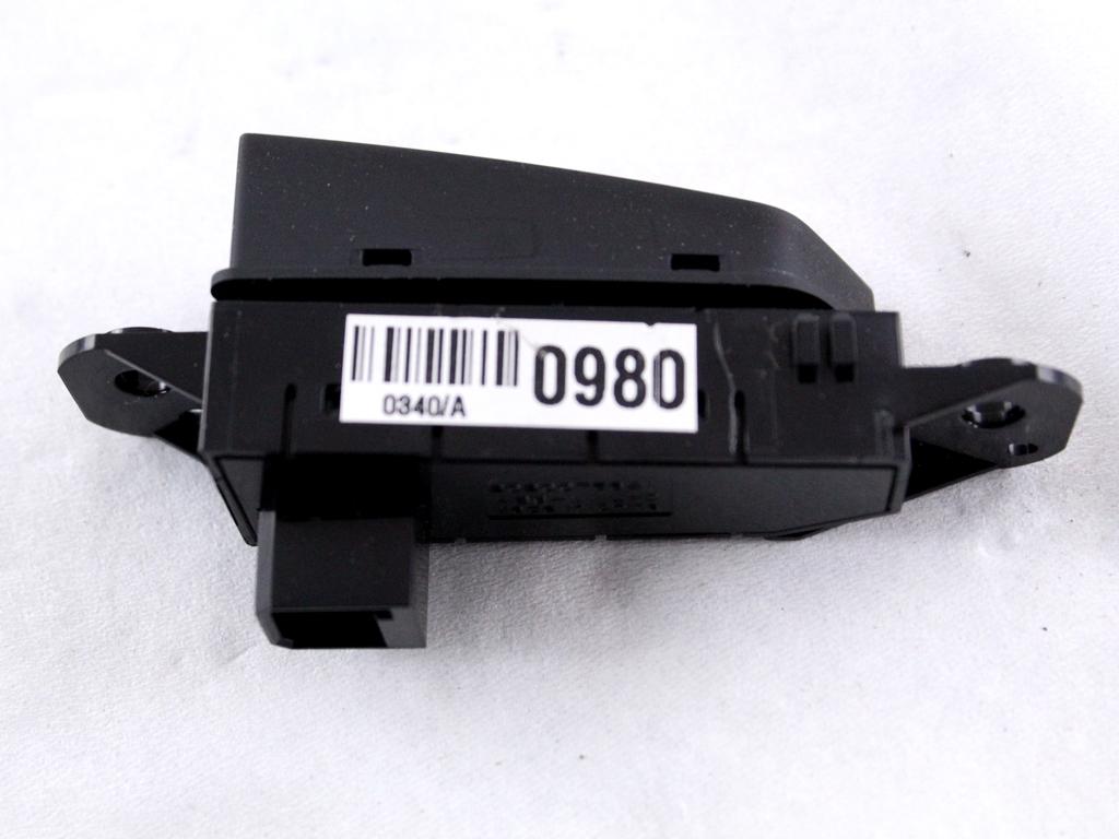 96930982 DISPLAY INDICATORE SEGNALAZIONE CINTURE DI SICUREZZA CHEVROLET CRUZE 2.0 D 120KW 6M 4P (2011) RICAMBIO USATO