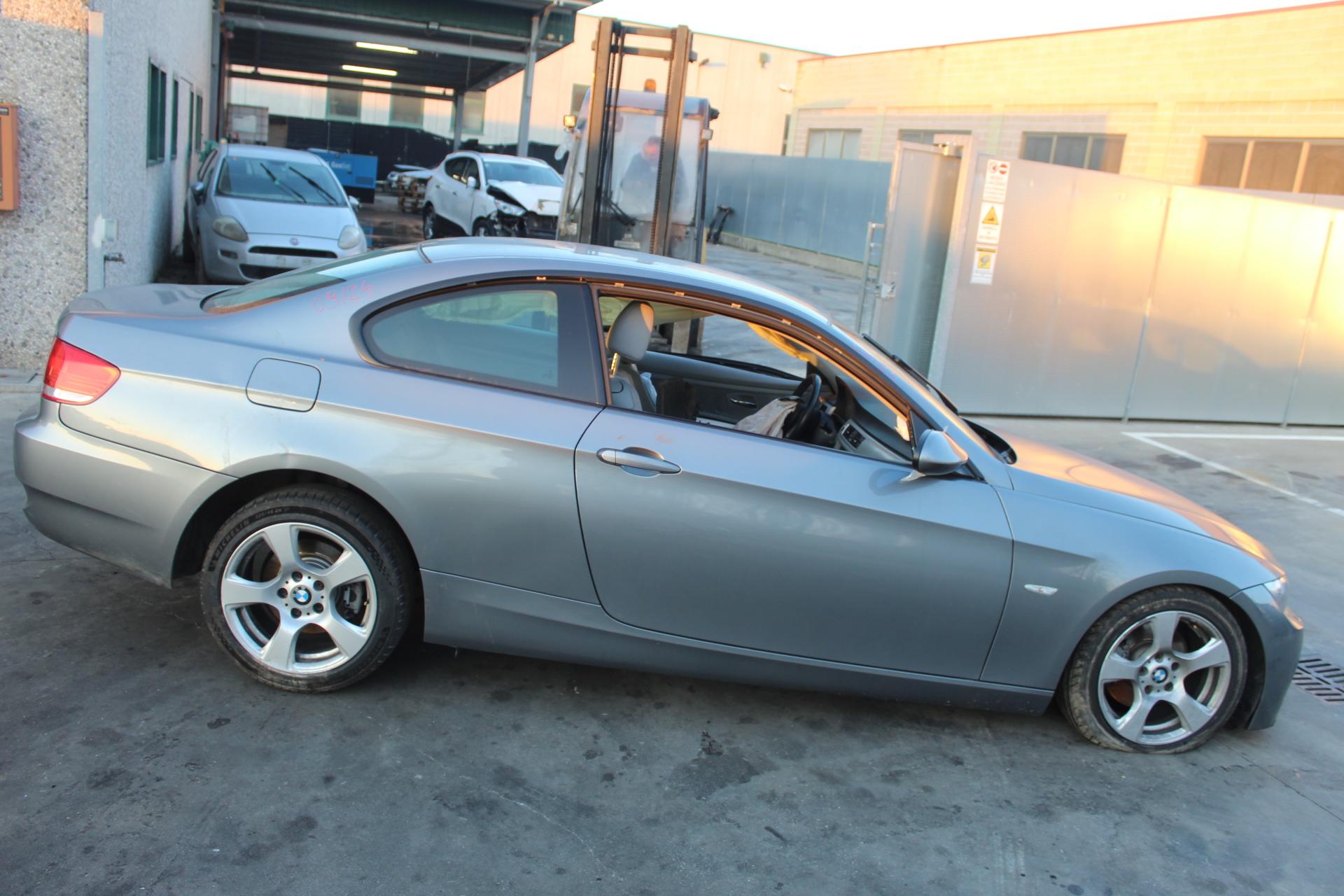 BMW SERIE 3 320D E92 2.0 D 130KW 6M 2P (2008) RICAMBI USATI AUTO IN PIAZZALE 