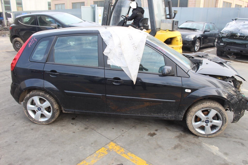 FORD FIESTA 1.2 B 55KW 5M 5P (2007) RICAMBI USATI AUTO IN PIAZZALE 