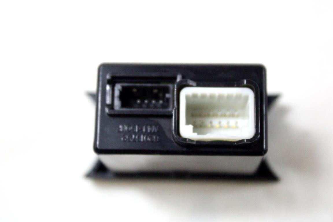 96120-1W510 PORTA INGRESSO USB AUX KIA RIO 1.4 D 66KW 6M 5P (2015) RICAMBIO USATO