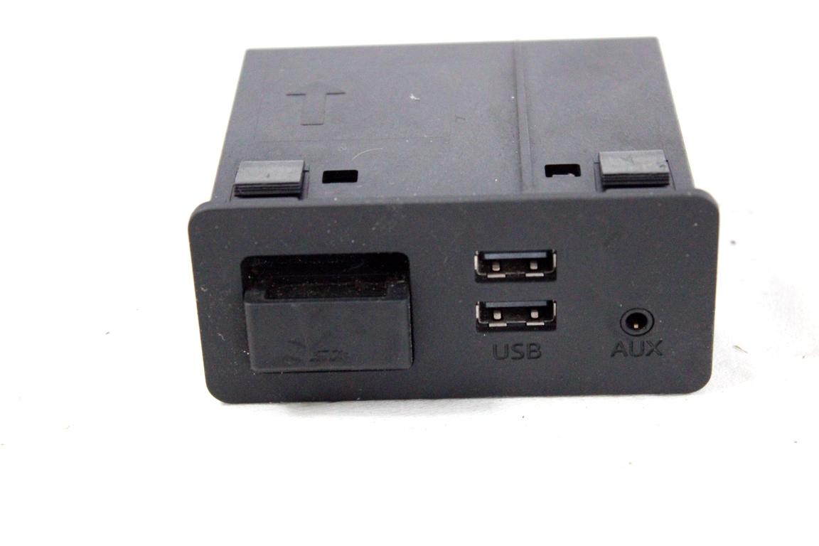 D09H-669U0 PORTE INGRESSO USB AUX MAZDA CX-3 1.5 D 77KW 6M 5P (2017) RICAMBIO USATO