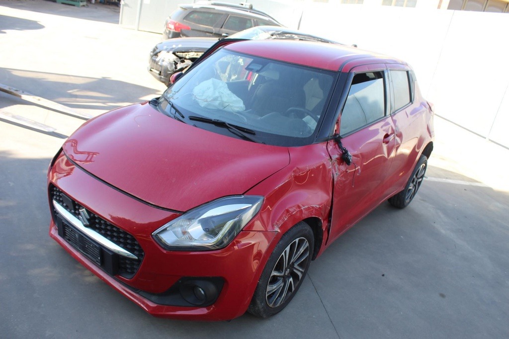 SUZUKI SWIFT 1.2 B 4X4 61KW 5M 5P (2021) RICAMBI USATI AUTO IN PIAZZALE 