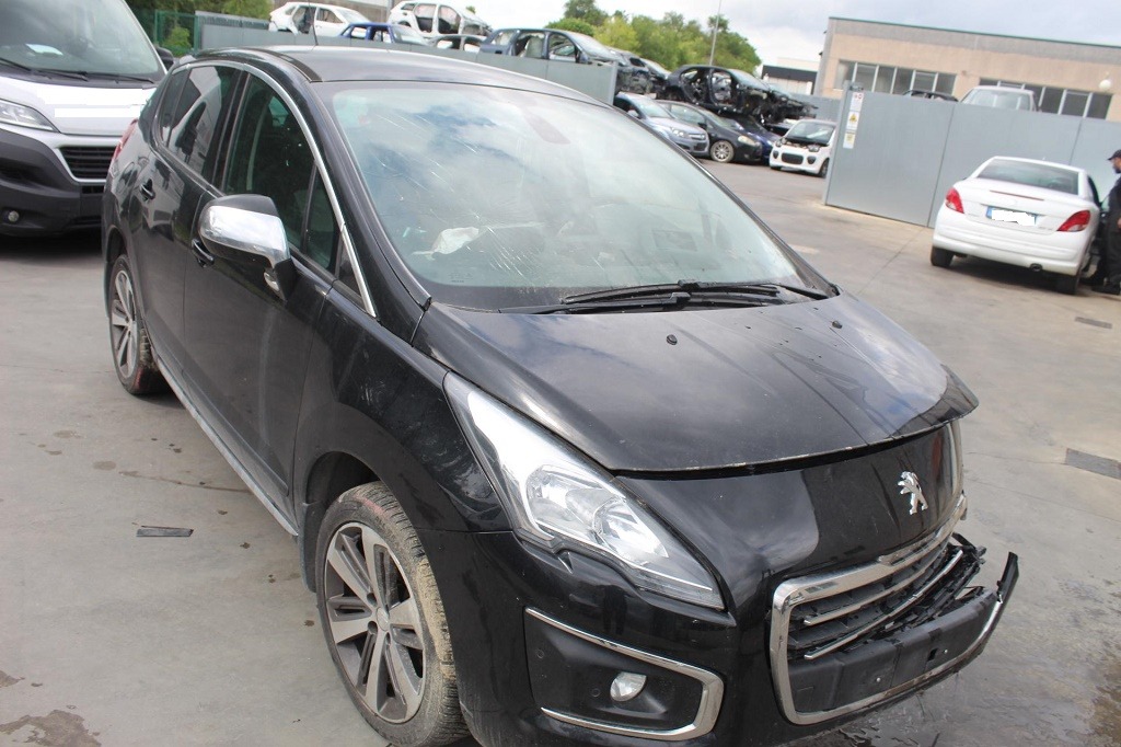 PEUGEOT 3008 1.6 D 84KW 6M 5P (2014) RICAMBI USATI AUTO IN PIAZZALE 