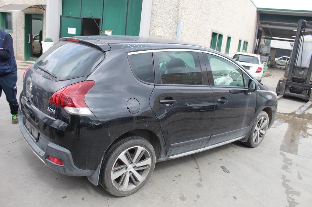 PEUGEOT 3008 1.6 D 84KW 6M 5P (2014) RICAMBI USATI AUTO IN PIAZZALE 