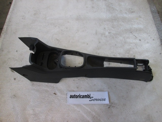 PORTE-OBJET DE TUNNEL SANS ACCOUDOIR OEM N. 460029937 PI?CES DE VOITURE D'OCCASION OPEL CORSA D (2006 - 2011) BENZINA D?PLACEMENT. 12 ANN?E 2009