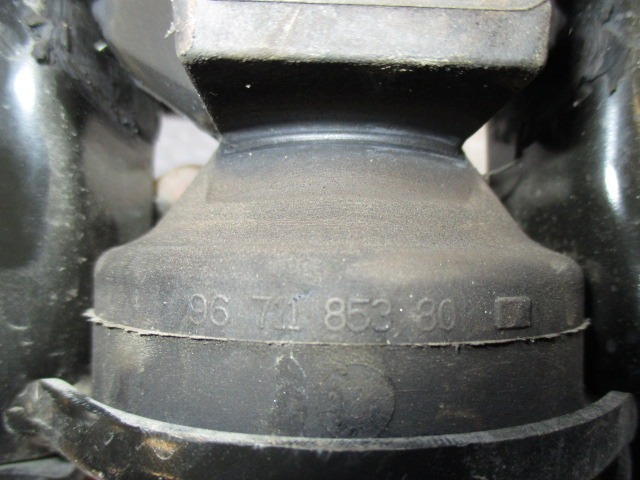 SUPPORT MOTEUR OEM N. 967185380 PI?CES DE VOITURE D'OCCASION CITROEN DS3 (2009 - 2014) DIESEL D?PLACEMENT. 14 ANN?E 2012