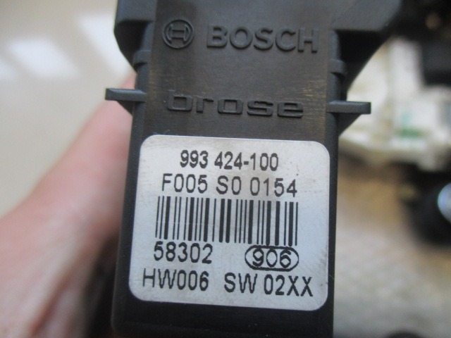 MOTEUR DE VITRE DE PORTE ARRI?RE OEM N. 996424-100 PI?CES DE VOITURE D'OCCASION VOLKSWAGEN GOLF PLUS MK1 (2004 - 2009) DIESEL D?PLACEMENT. 20 ANN?E 2005