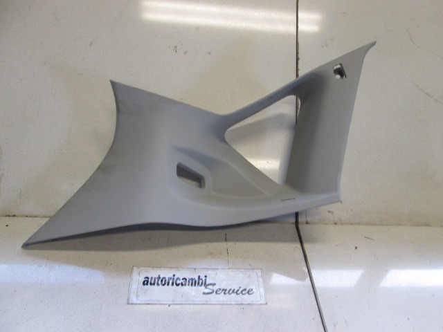 REV?TEMENT A- / B- / C-MONTANT OEM N. 8A61-A31011-AFW PI?CES DE VOITURE D'OCCASION FORD FIESTA (09/2008 - 11/2012) BENZINA D?PLACEMENT. 12 ANN?E 2010