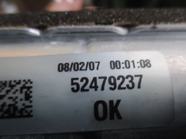 RADIATEUR DE CHAUFFAGE OEM N. 52479237 PI?CES DE VOITURE D'OCCASION OPEL ASTRA H RESTYLING L48 L08 L35 L67 5P/3P/SW (2007 - 2009) DIESEL D?PLACEMENT. 17 ANN?E 2007