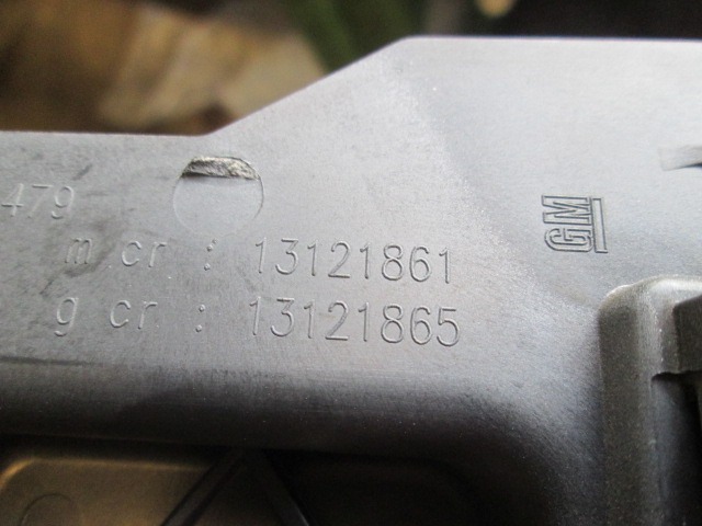 POIGN?E D'OUV. PORTE OEM N. 13121874 PI?CES DE VOITURE D'OCCASION OPEL MERIVA A R (2006 - 2010) BENZINA D?PLACEMENT. 16 ANN?E 2007