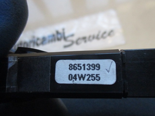 INTERRUPT.FEUX D?TRESSE/VERROUIL.CENTRAL OEM N. 8651399 PI?CES DE VOITURE D'OCCASION VOLVO V50 (2004 - 05/2007) DIESEL D?PLACEMENT. 20 ANN?E 2004