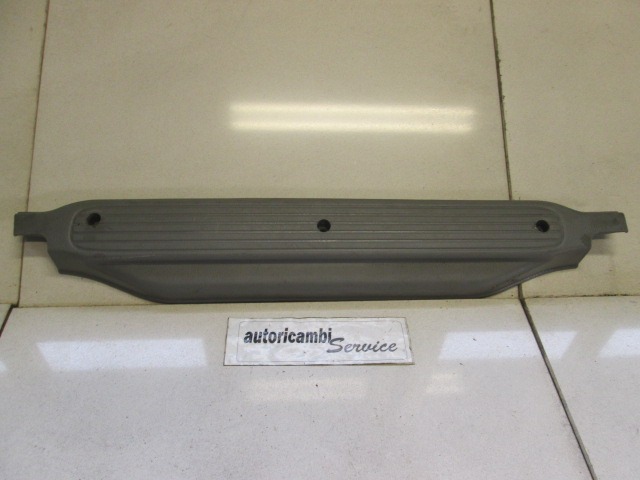 XALILLAGE LATERAL PLANCHER OEM N. 0K53A68510 PI?CES DE VOITURE D'OCCASION KIA CARNIVAL MK1 (1998 - 2006)DIESEL D?PLACEMENT. 29 ANN?E 2003