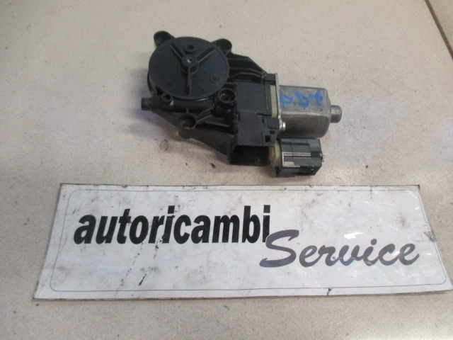 MOTEUR DE VITRE DE PORTE ARRI?RE OEM N. 130822407 PI?CES DE VOITURE D'OCCASION FORD FIESTA (09/2008 - 11/2012) DIESEL D?PLACEMENT. 16 ANN?E 2010