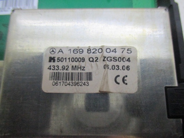 AMPLIFICATORE / CENTRALINA ANTENNA OEM N. A1698200475 PI?CES DE VOITURE D'OCCASION MERCEDES CLASSE A W169 5P C169 3P (2004 - 04/2008) DIESEL D?PLACEMENT. 20 ANN?E 2006