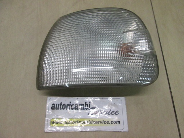 FEU CLIGNOTANT SUPPL?MENTAIRE OEM N. 7D0956041F PI?CES DE VOITURE D'OCCASION VOLKSWAGEN TRANSPORTER T4 (1991 - 2003)DIESEL D?PLACEMENT. 24 ANN?E